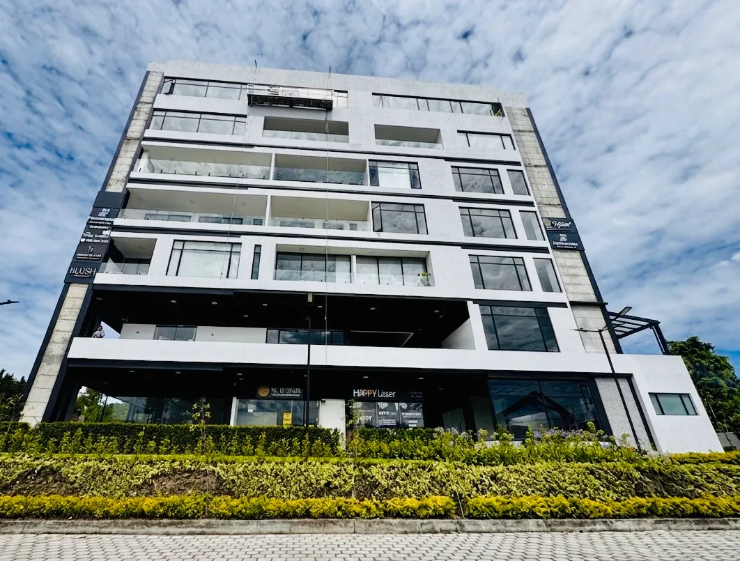 Edificio RehabCare – Av. Ilaló y Los Planetas, Mirasierra